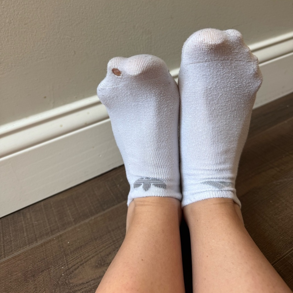 Adidas White Ankle Socks Gently Worn Size 11 Feet - Picture 4 of 6